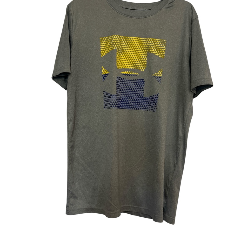 Boy’s Under Armour Sz YXL Shirt Short Sleeve Loose Fit Gray Heatgear Graphic XL